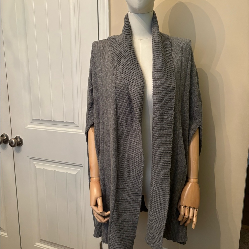 Gray Open-Front Shrug with Draped Neckline and Loose Sleeves